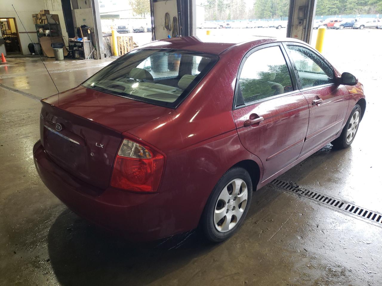 Photo 4 from auction – 2005 KIA SPECTRA LX with VIN KNAFE121455173163