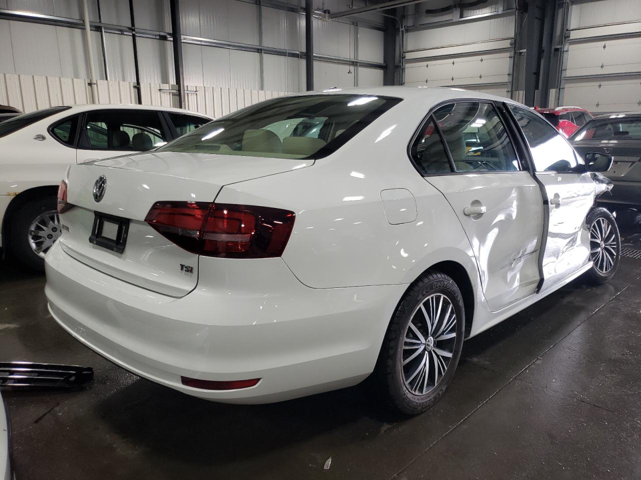 Photo 4 from auction – 2018 VOLKSWAGEN JETTA SE with VIN 3VWDB7AJ0JM236929