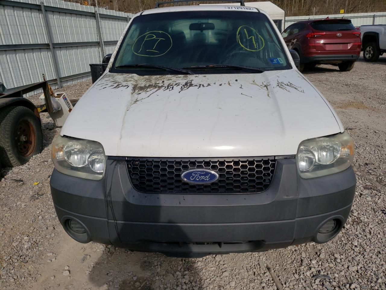Photo 9 from auction – 2005 FORD ESCAPE XLS with VIN 1FMYU92Z95KB94171