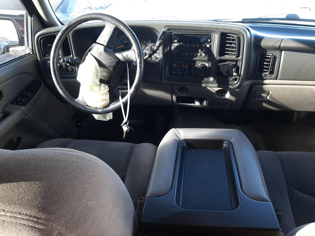 Photo 9 from auction – 2004 CHEVROLET SUBURBAN C with VIN 3GNEC16T04G325955