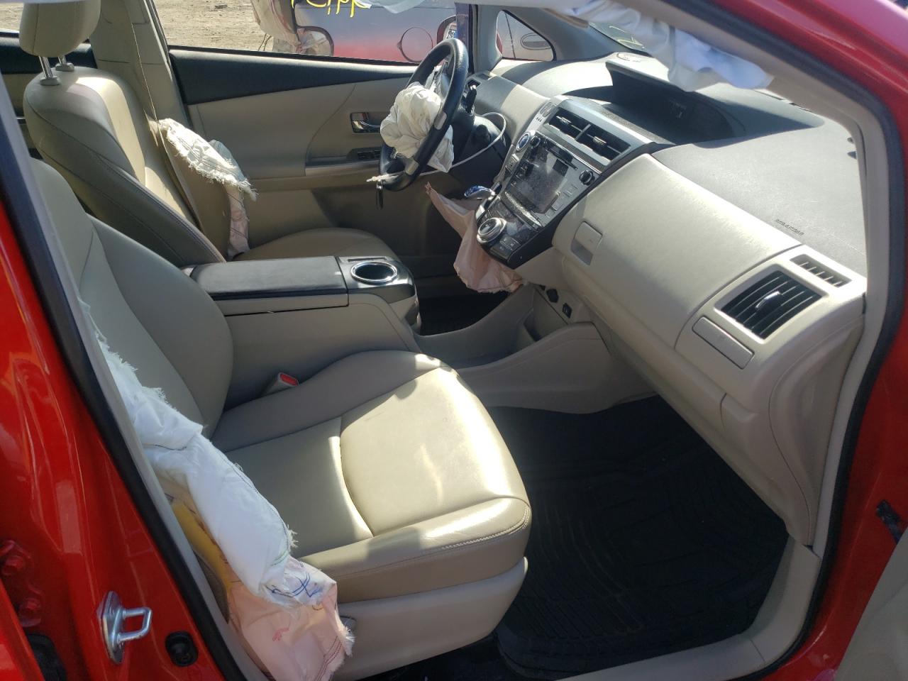 Photo 5 from auction – 2015 TOYOTA PRIUS V with VIN JTDZN3EU9FJ018084
