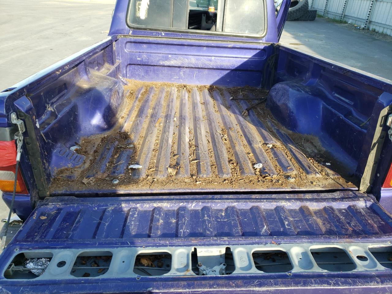 Photo 6 from auction – 1996 FORD RANGER with VIN 1FTCR10A5TPB56421