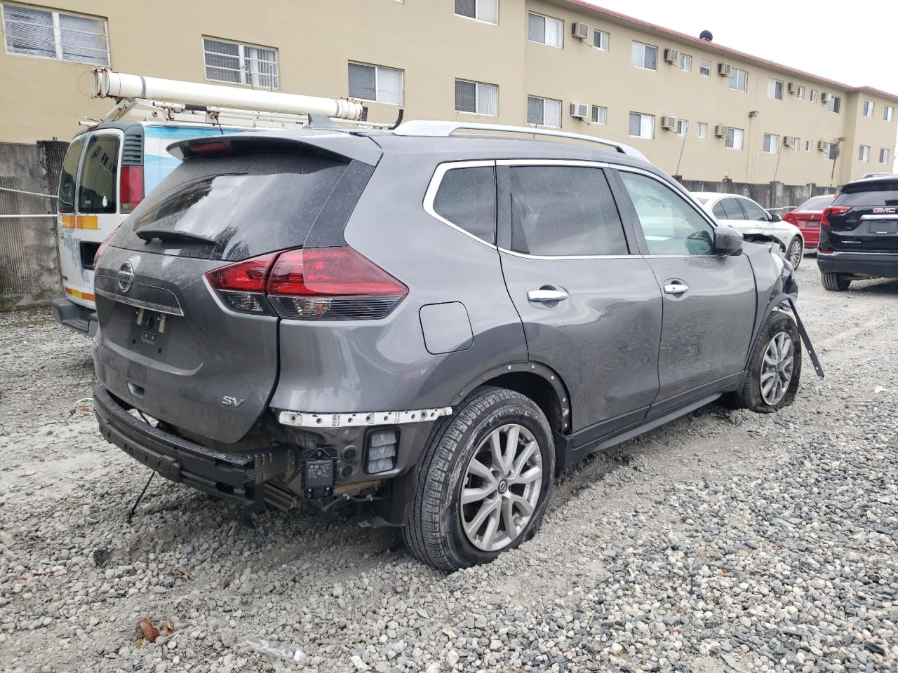 Photo 4 from auction – 2018 NISSAN ROGUE S with VIN 5N1AT2MT8JC785410