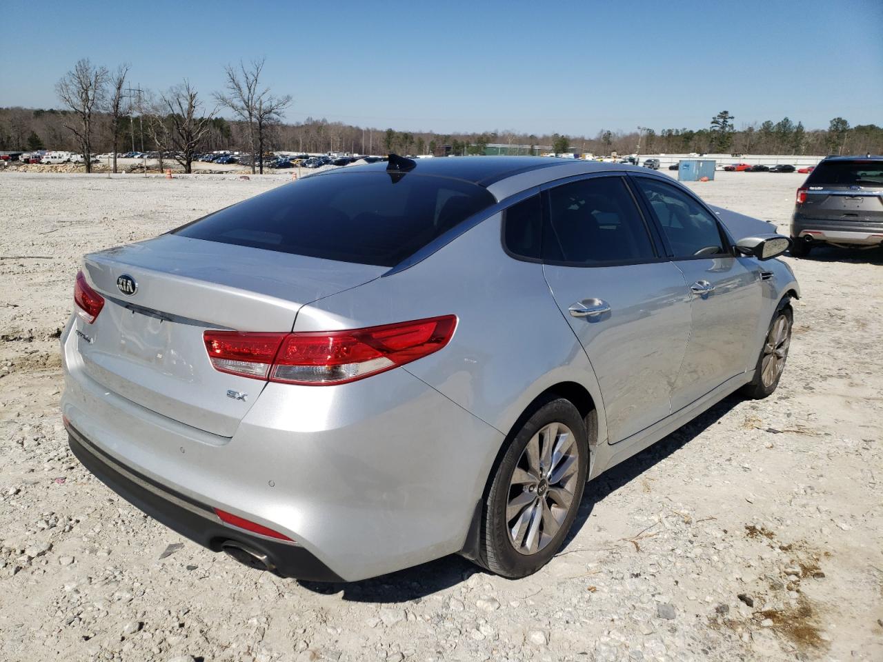 Photo 4 from auction – 2016 KIA OPTIMA EX with VIN 5XXGU4L31GG116848