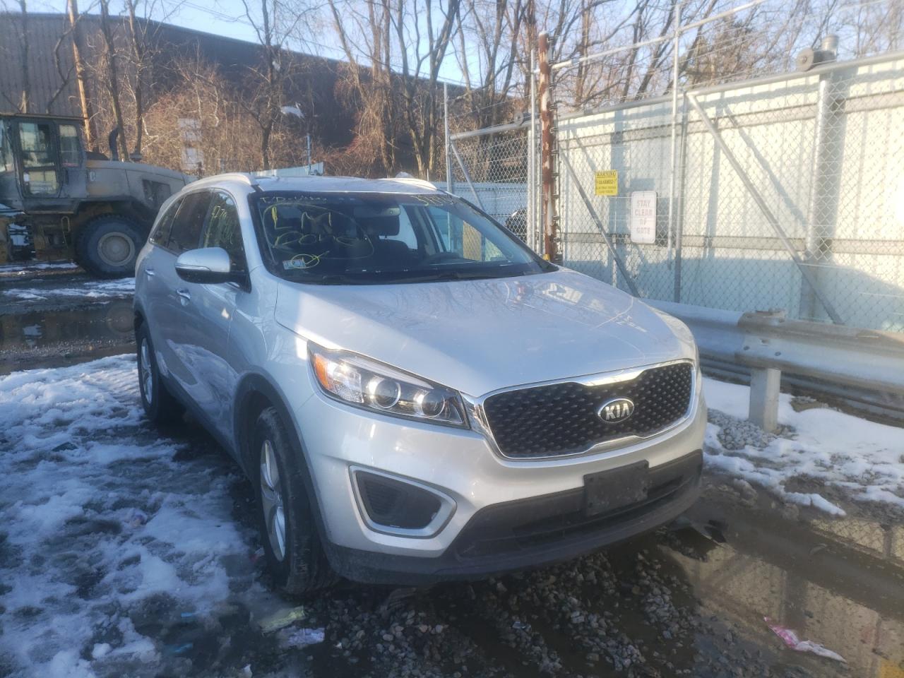 Photo 1 from auction – 2017 KIA SORENTO LX with VIN 5XYPGDA52HG224291