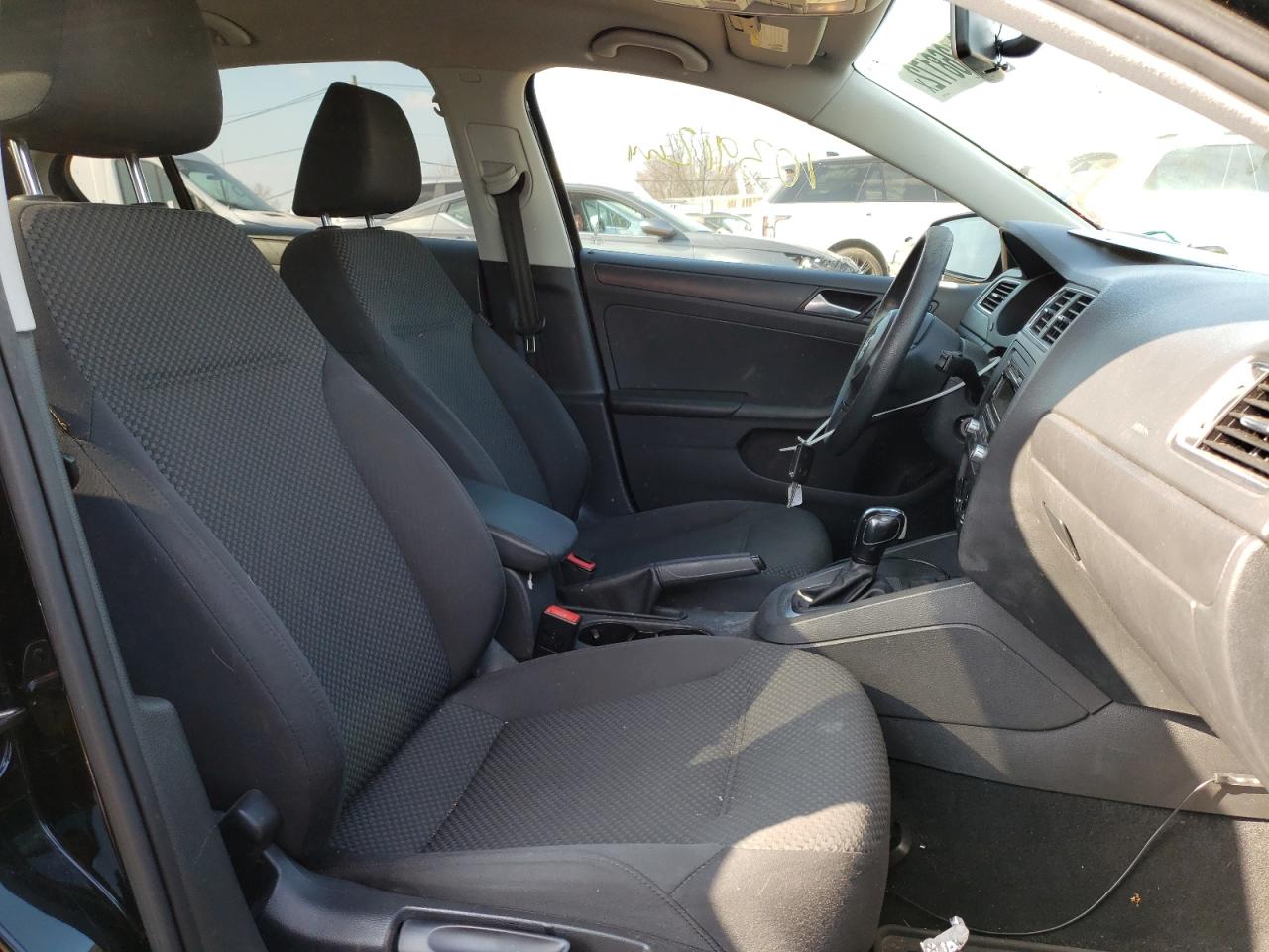Photo 5 from auction – 2014 VOLKSWAGEN JETTA BASE with VIN 3VW2K7AJ6EM217783