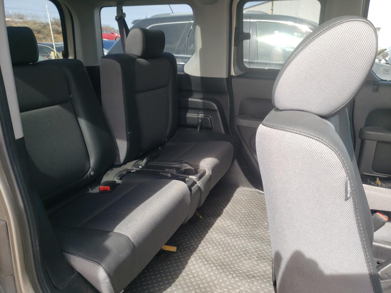 Photo 6 from auction – 2003 HONDA ELEMENT EX with VIN 5J6YH28653L047375