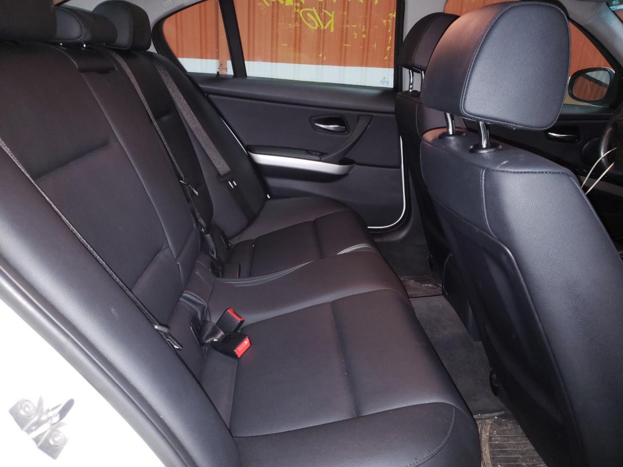 Photo 6 from auction – 2010 BMW 323 I with VIN WBAPG7C56AA794702