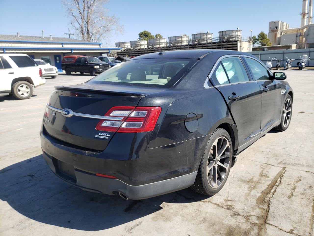 Photo 4 from auction – 2015 FORD TAURUS SEL with VIN 1FAHP2E82FG175414