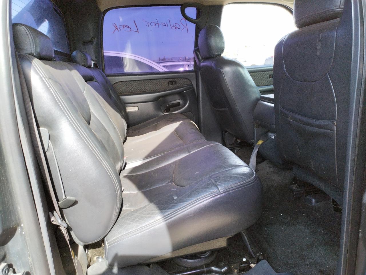 Photo 6 from auction – 2002 CHEVROLET AVALANCHE with VIN 3GNEC13T12G240589