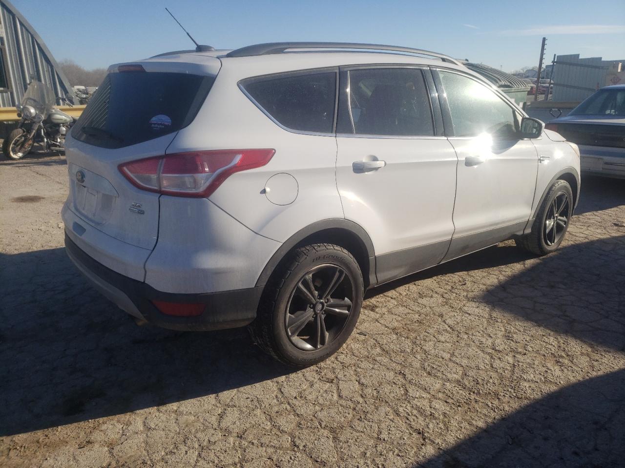 Photo 4 from auction – 2015 FORD ESCAPE SE with VIN 1FMCU9GX4FUA47912