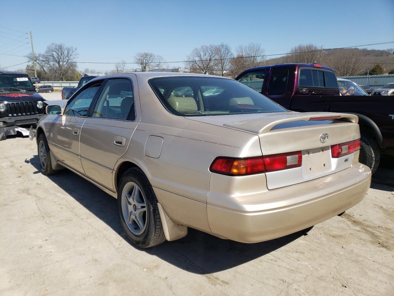 Photo 3 from auction – 1998 TOYOTA CAMRY CE with VIN 4T1BF22K9WU069624