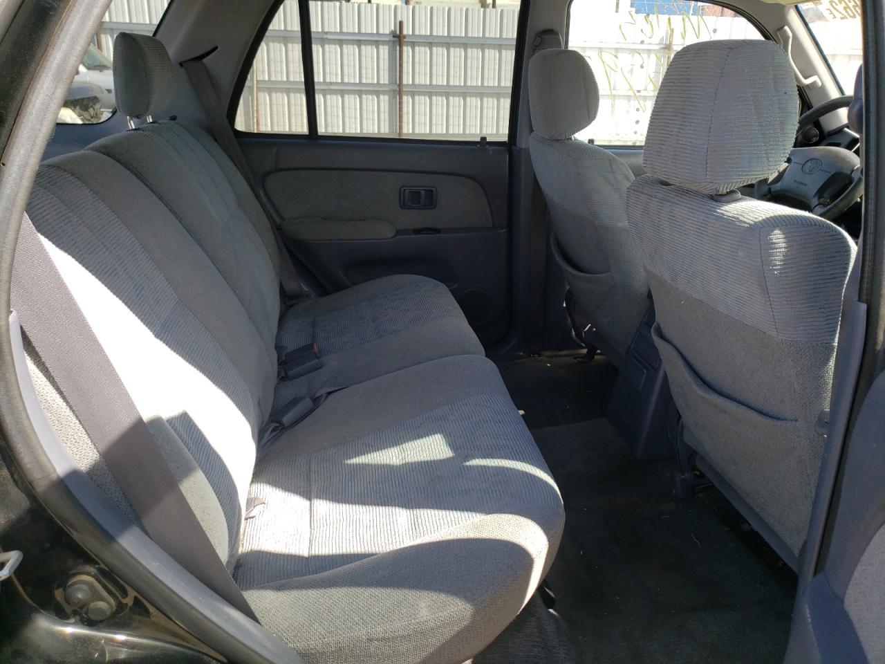 Photo 6 from auction – 2000 TOYOTA 4RUNNER SR with VIN JT3GN86R2Y0170445