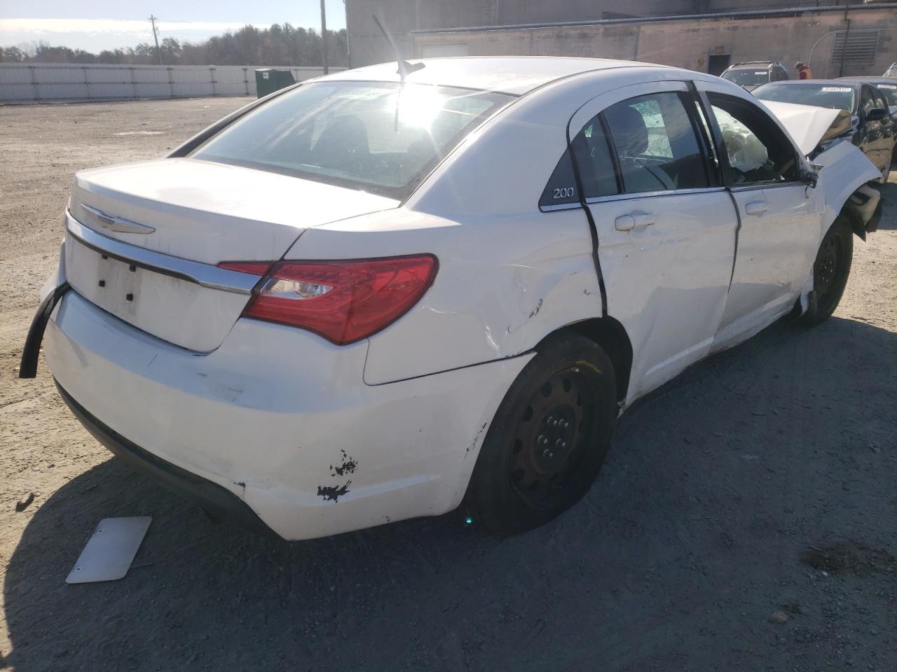 Photo 4 from auction – 2014 CHRYSLER 200 LX with VIN 1C3CCBABXEN124369