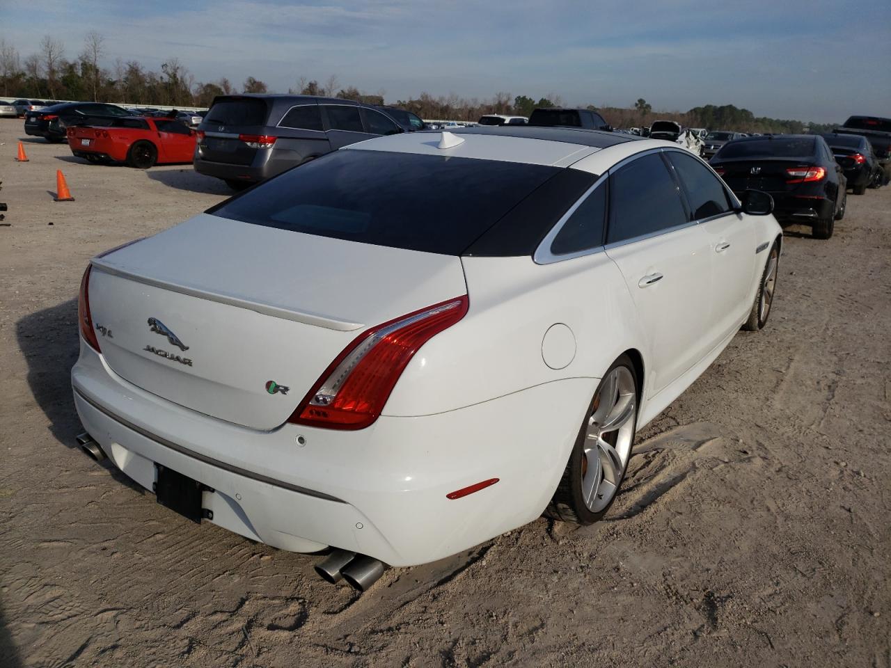 Photo 4 from auction – 2015 JAGUAR XJR with VIN SAJWA2EK3FMV85477