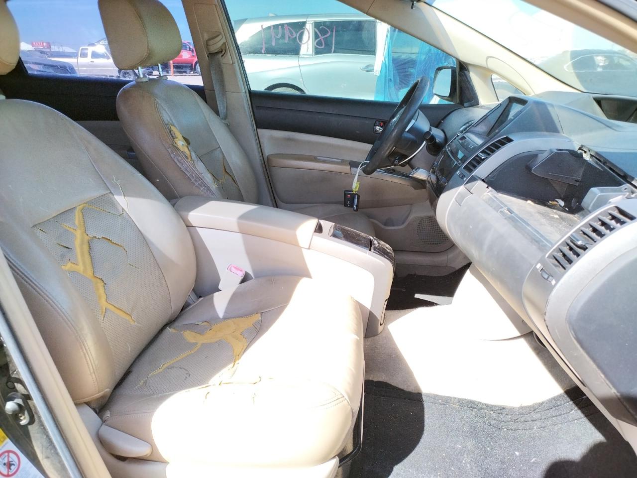 Photo 5 from auction – 2004 TOYOTA PRIUS with VIN JTDKB20U340050155