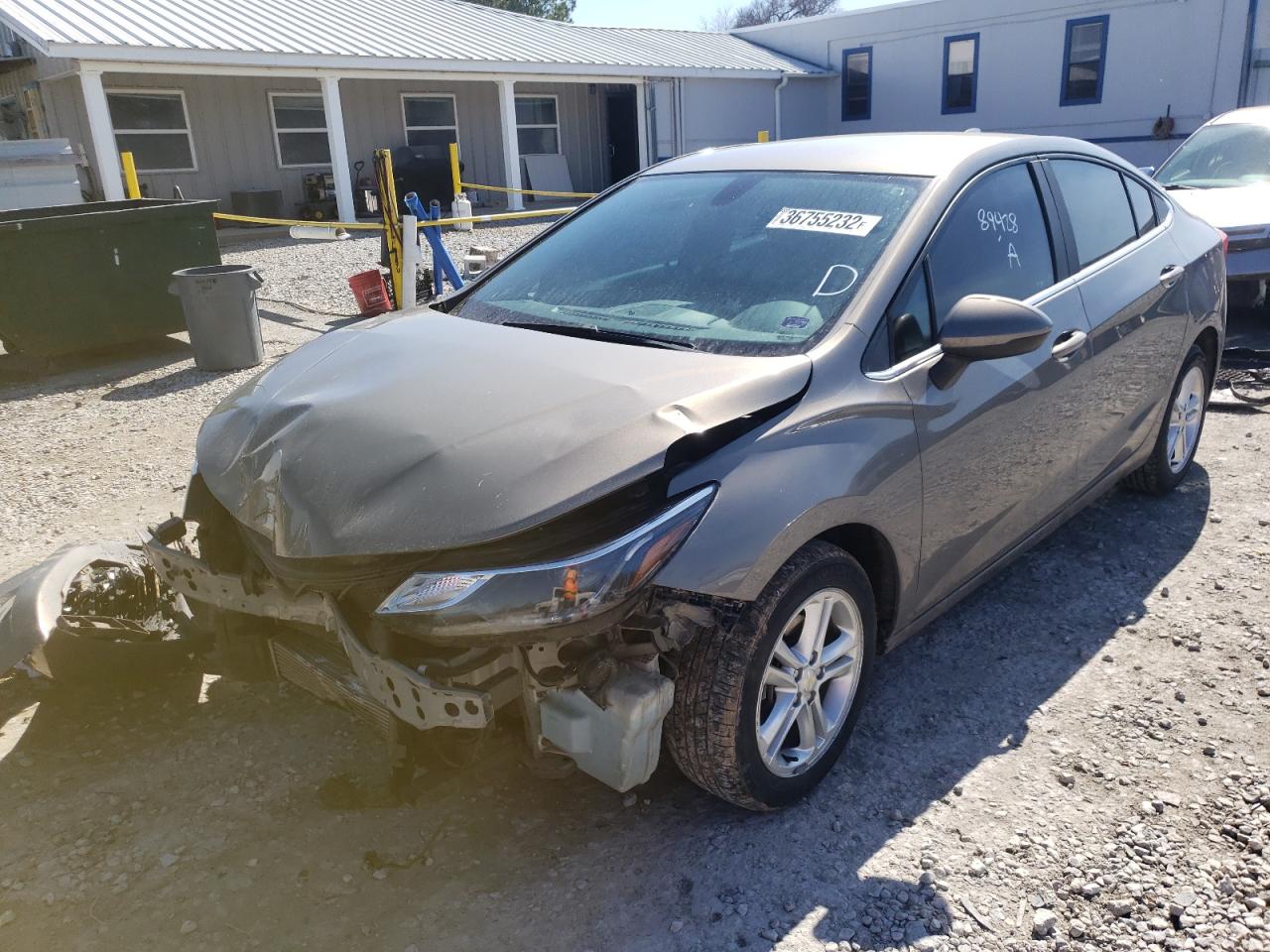 Photo 2 from auction – 2017 CHEVROLET CRUZE LT with VIN 3G1BE5SM6HS567351
