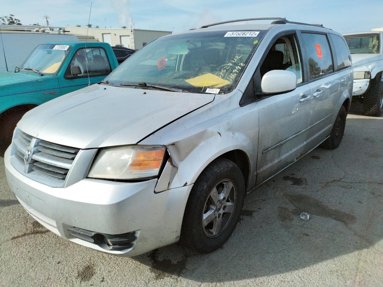 Photo 2 from auction – 2010 DODGE GRAND CARA with VIN 2D4RN5D1XAR396280