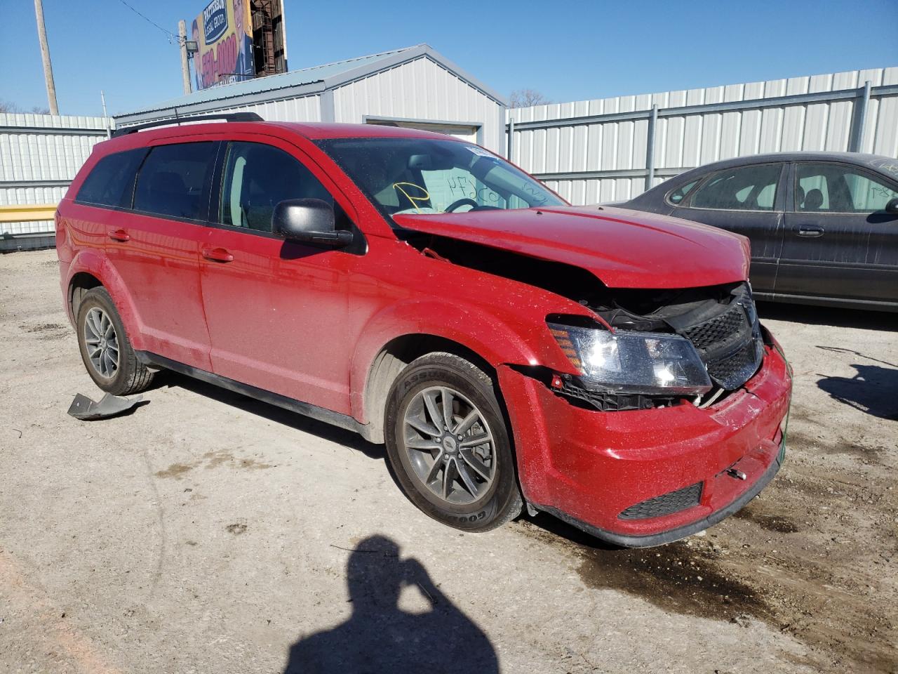 DODGE JOURNEY SE 2018 with VIN 3C4PDCAB9JT518553 - Photo from auction