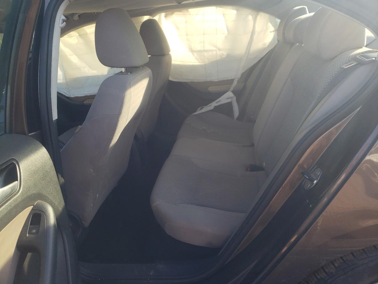 Photo 6 from auction – 2014 VOLKSWAGEN JETTA BASE with VIN 3VW2K7AJ0EM249094