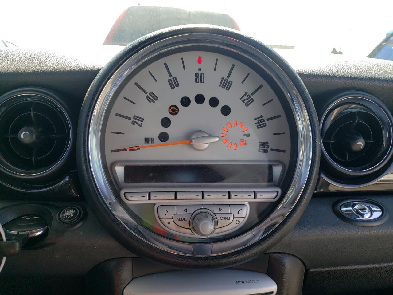 Photo 9 from auction – 2010 MINI COOPER S with VIN WMWMS3C57ATY08556