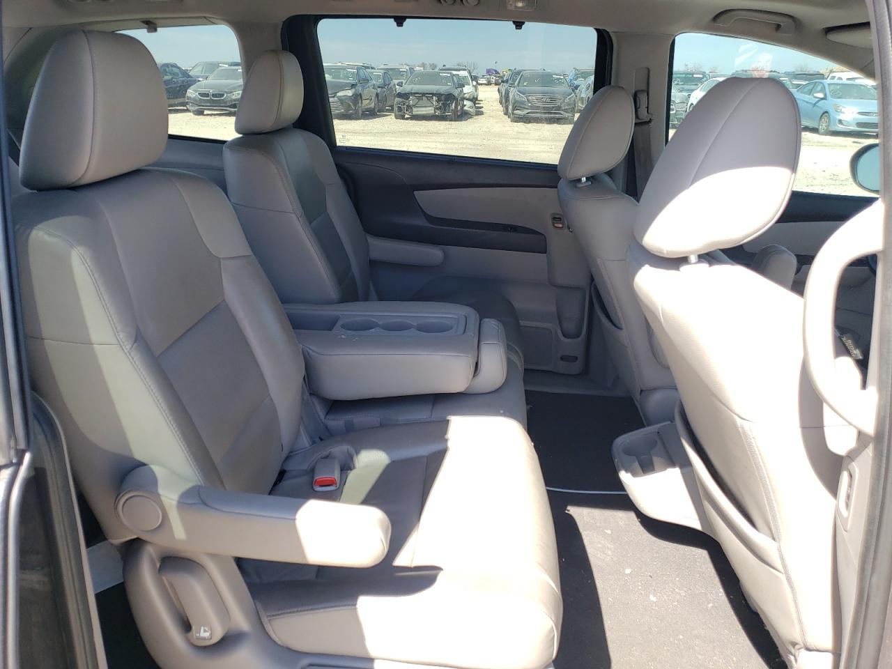 Photo 6 from auction – 2015 HONDA ODYSSEY EX with VIN 5FNRL5H63FB031631