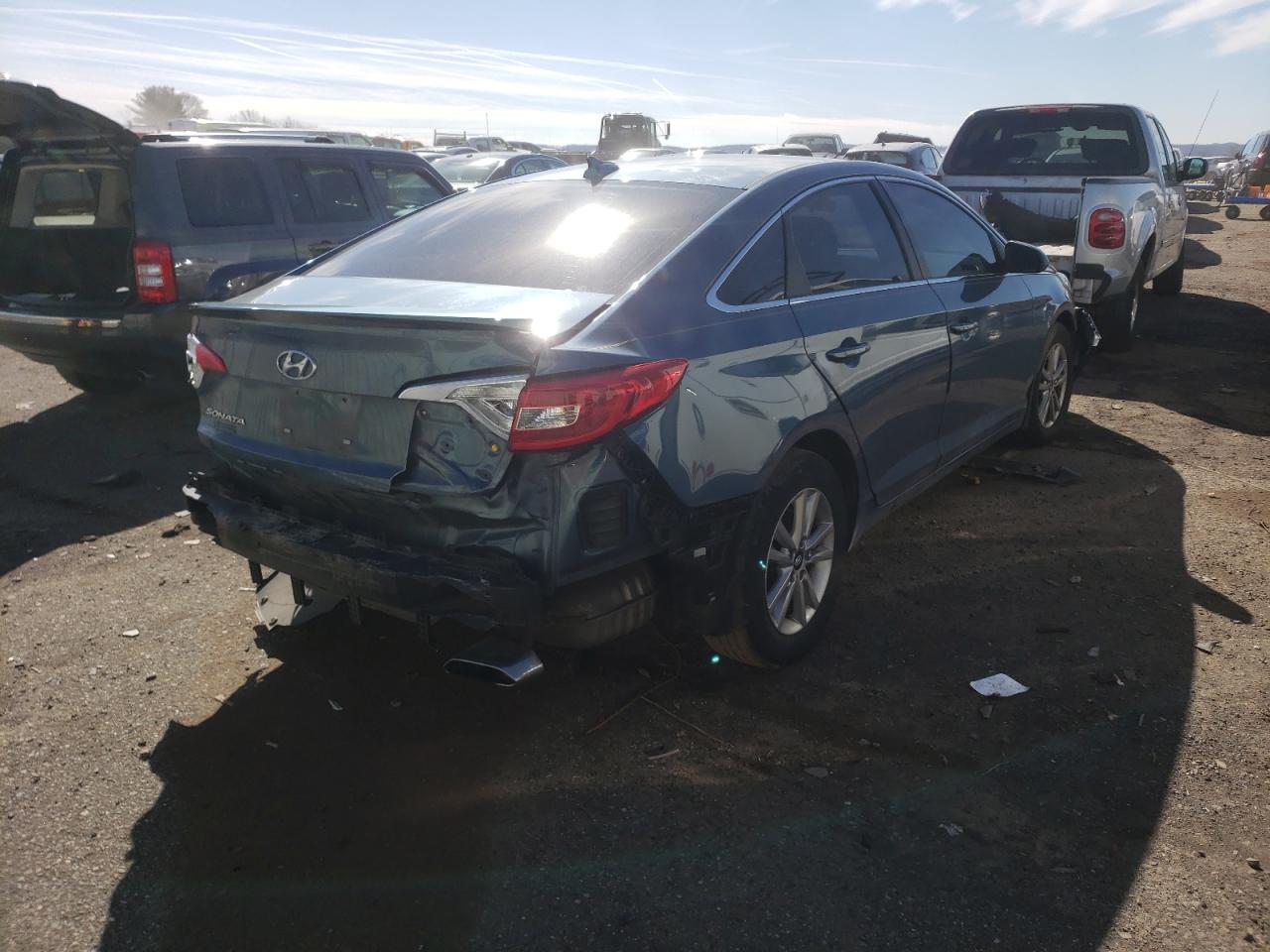 Photo 4 from auction – 2015 HYUNDAI SONATA SE with VIN 5NPE24AF3FH170777