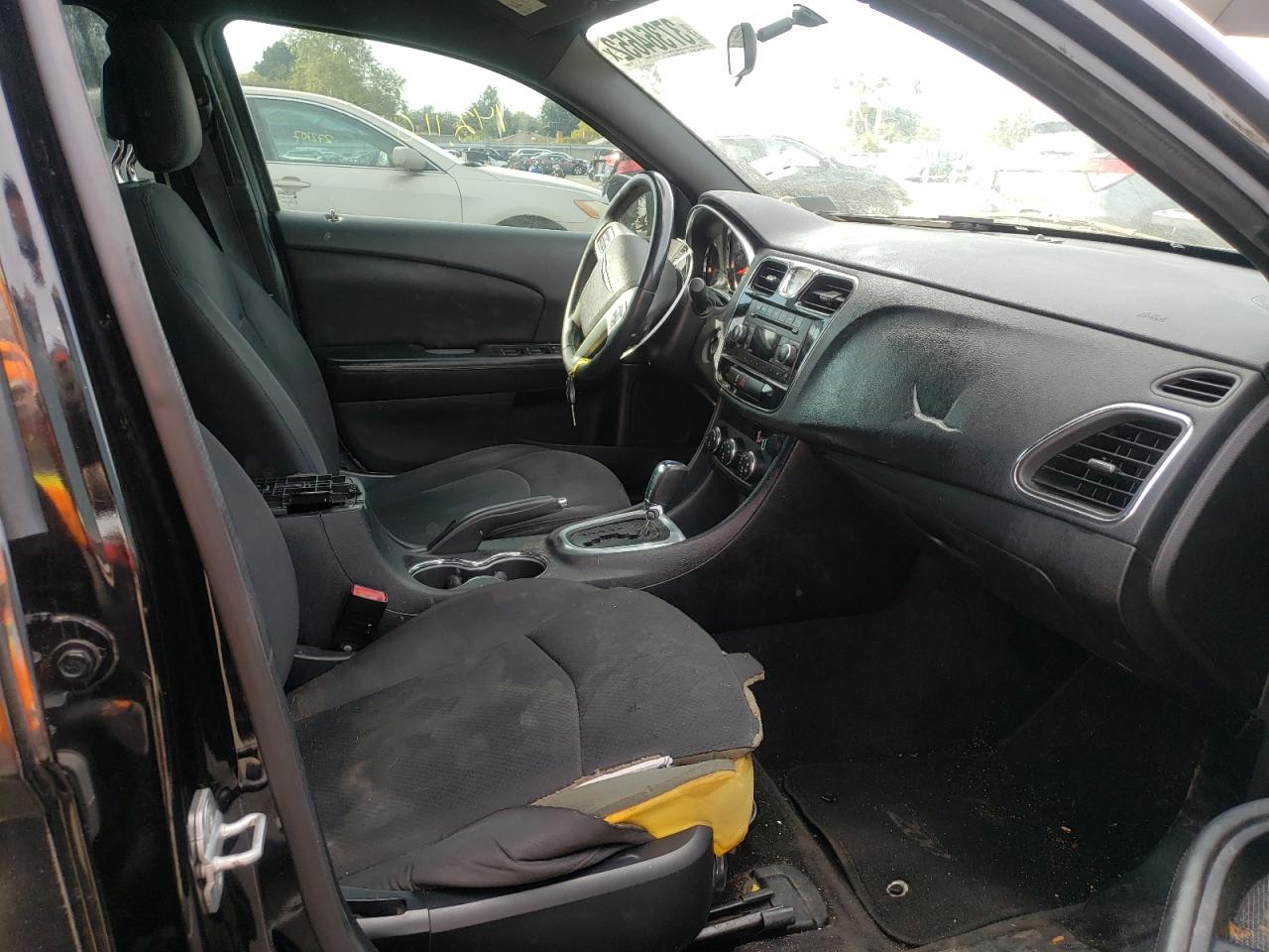 Photo 5 from auction – 2013 CHRYSLER 200 TOURIN with VIN 1C3CCBBBXDN588615