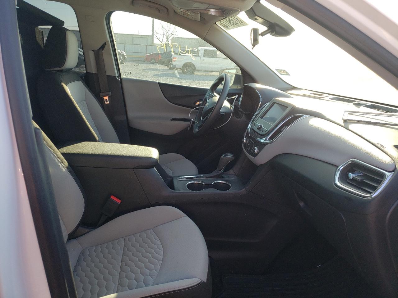 Photo 5 from auction – 2020 CHEVROLET EQUINOX LS with VIN 3GNAXHEV4LS621099