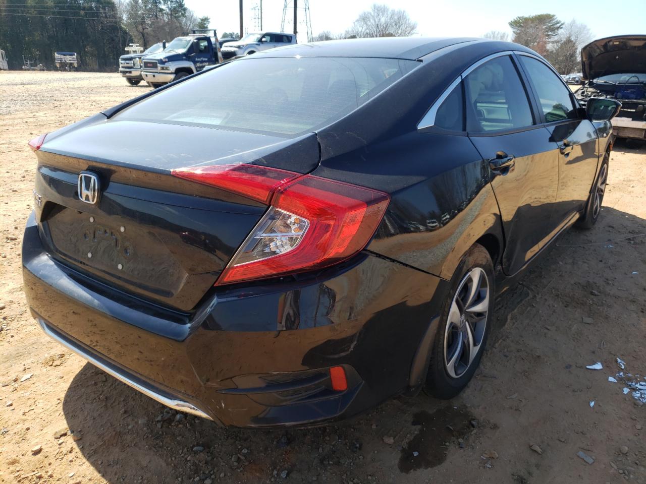 Photo 4 from auction – 2019 HONDA CIVIC LX with VIN 19XFC2F68KE034951