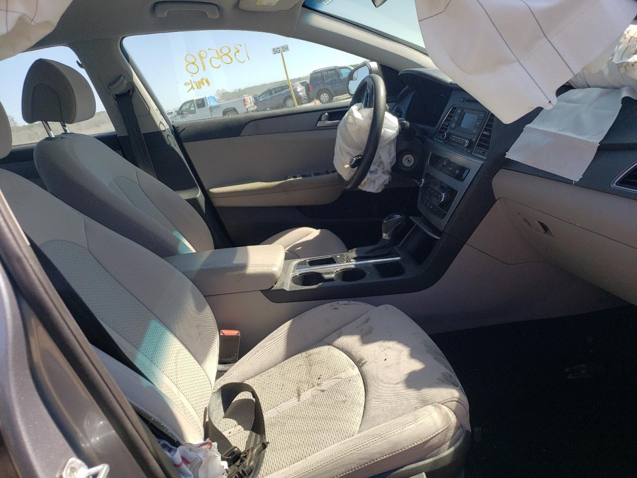 Photo 5 from auction – 2017 HYUNDAI SONATA SE with VIN 5NPE24AF1HH452676