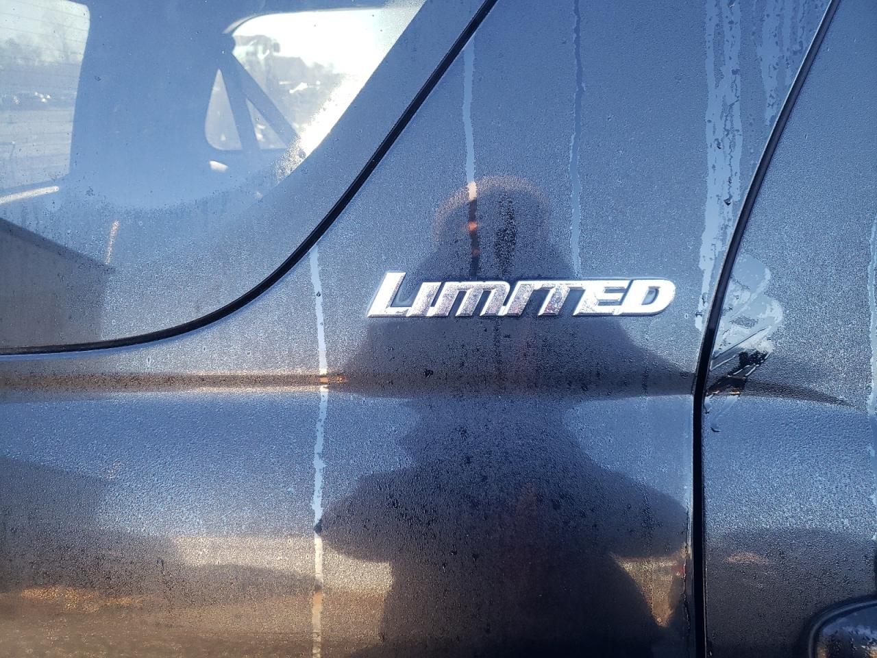 Photo 9 from auction – 2004 TOYOTA SEQUOIA LI with VIN 5TDBT48A04S208080
