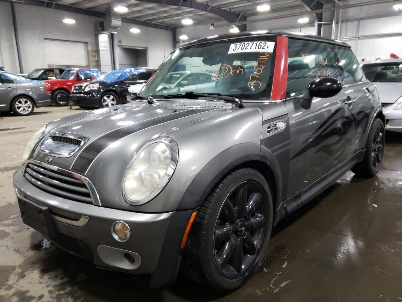 Photo 2 from auction – 2005 MINI COOPER S with VIN WMWRE33475TD96331