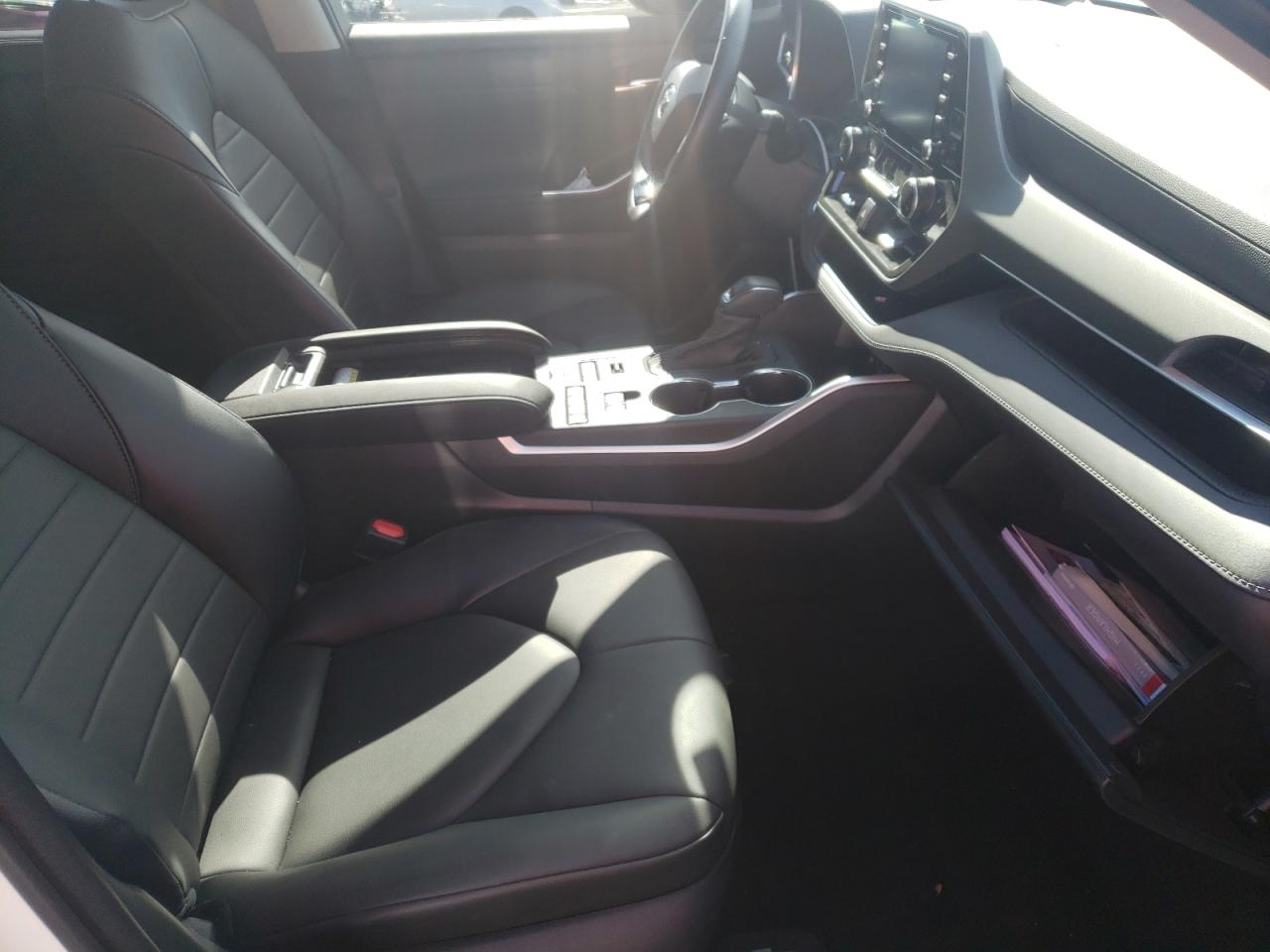 Photo 5 from auction – 2021 TOYOTA HIGHLANDER with VIN 5TDGZRBH2MS540271