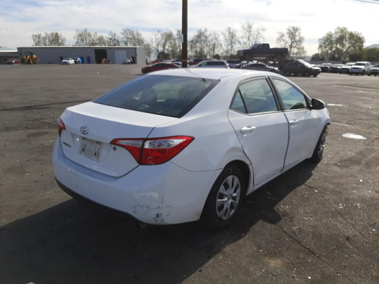 Photo 4 from auction – 2015 TOYOTA COROLLA L with VIN 5YFBURHE5FP343466