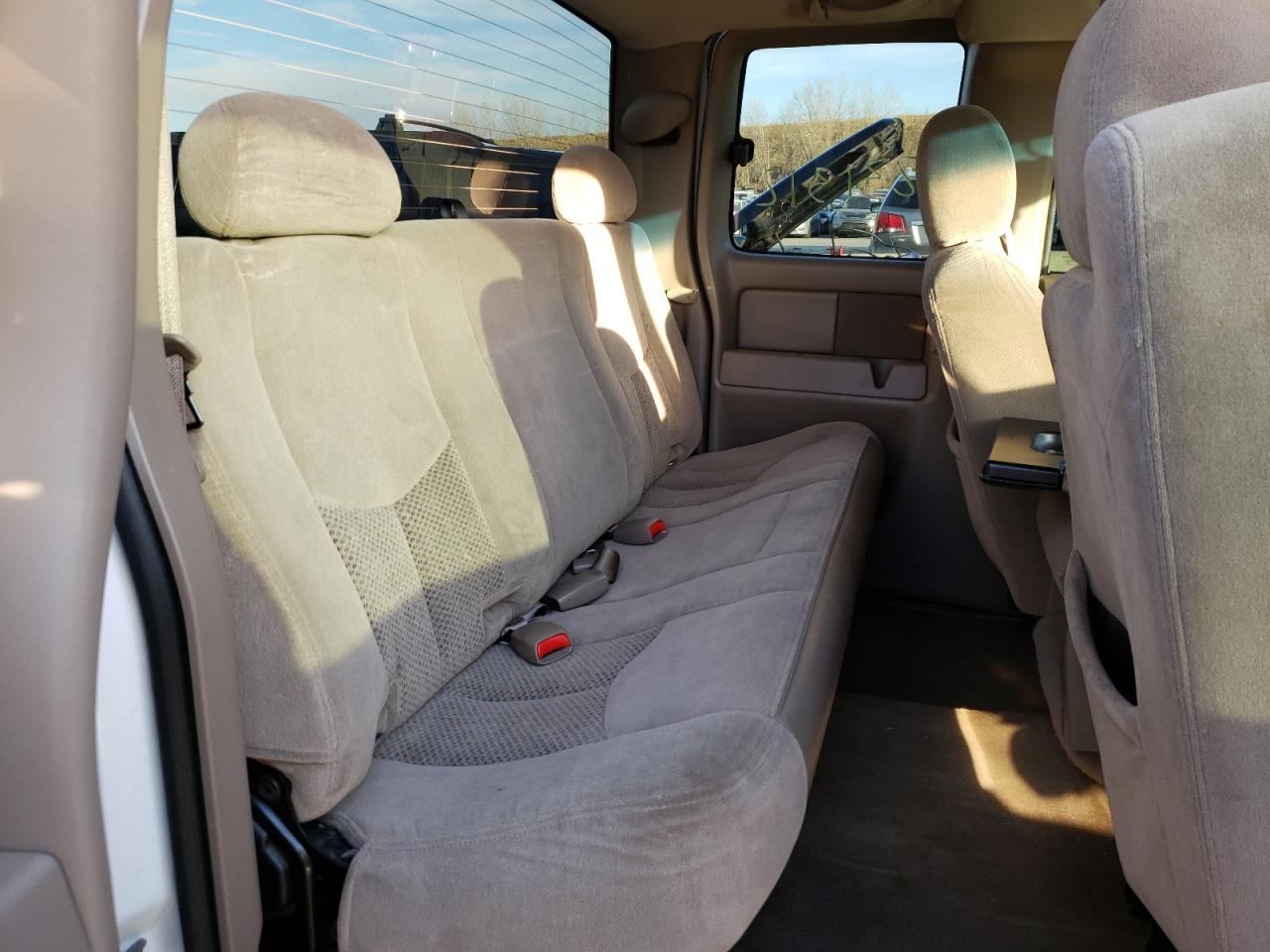 Photo 6 from auction – 2005 CHEVROLET SILVERADO with VIN 2GCEC19V851297791