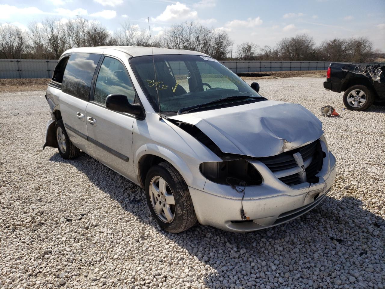 DODGE CARAVAN SX 2005 with VIN 1D4GP45R05B219970 - Photo from auction