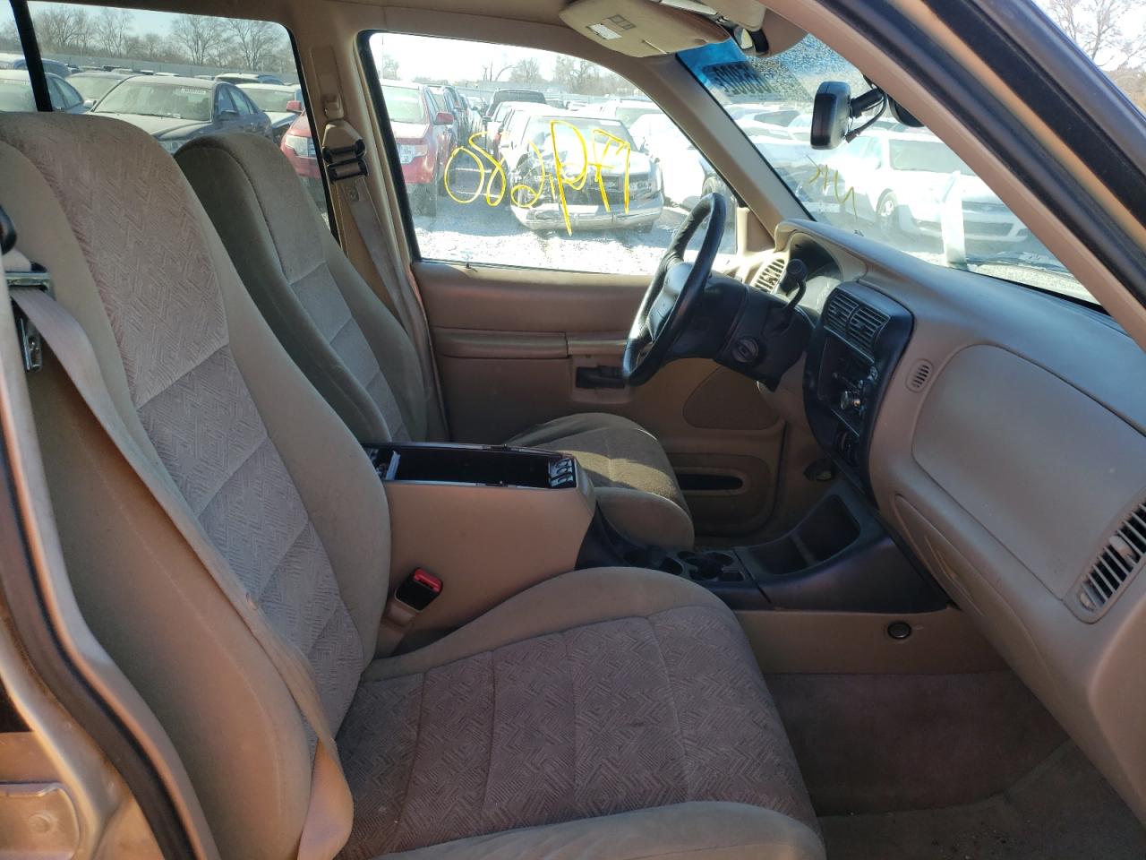 Photo 5 from auction – 2000 FORD EXPLORER X with VIN 1FMZU83P6YZB50409