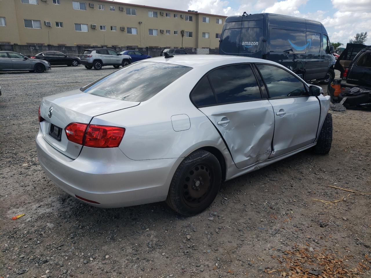 Photo 4 from auction – 2014 VOLKSWAGEN JETTA SE with VIN 3VWB07AJ2EM313562
