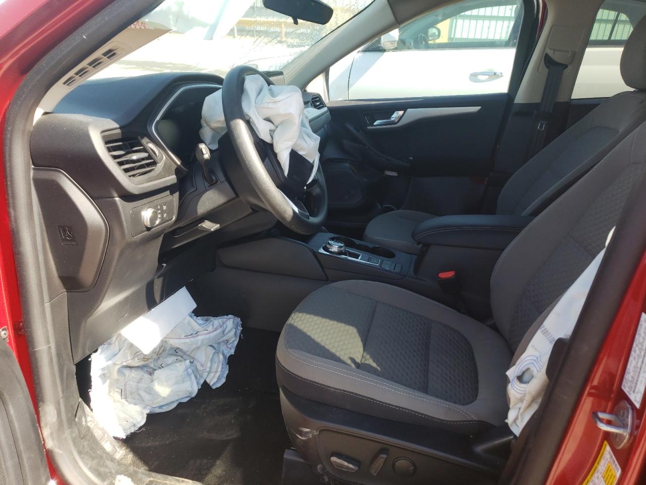 Photo 5 from auction – 2020 FORD ESCAPE SE with VIN 1FMCU0G67LUA46154