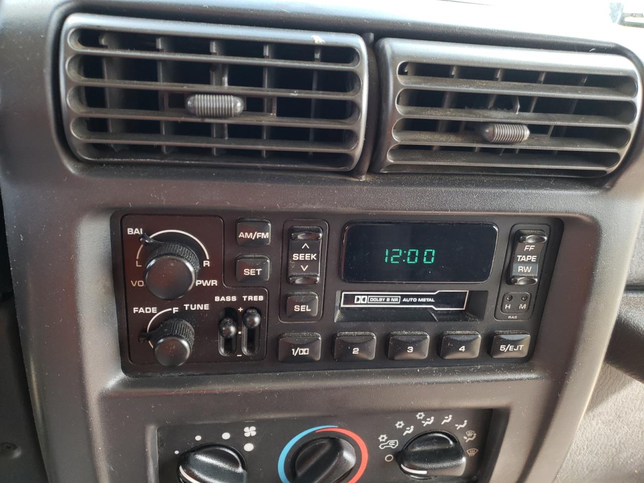 Photo 9 from auction – 2002 JEEP WRANGLER / with VIN 1J4FA49SX2P748780