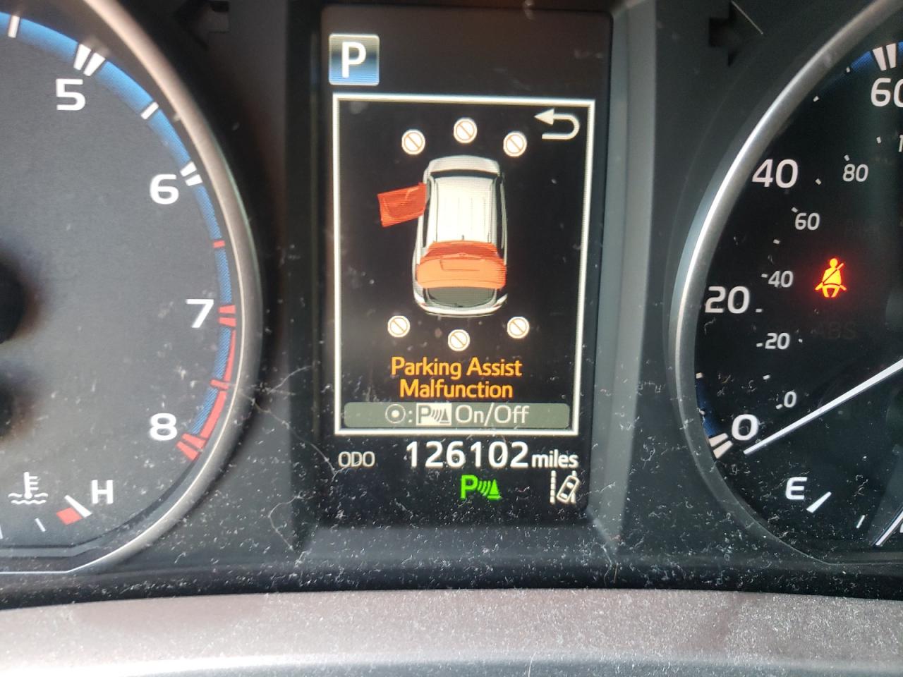 Photo 8 from auction – 2017 TOYOTA RAV4 XLE with VIN JTMWFREV7HJ133216