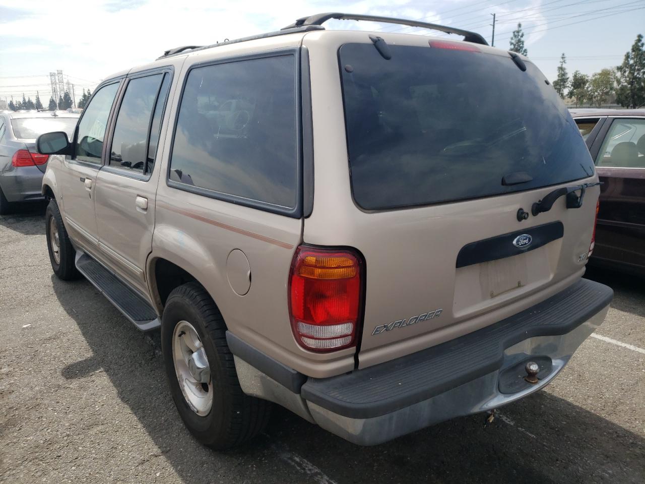 Photo 3 from auction – 1998 FORD EXPLORER with VIN 1FMZU35P1WZA55401