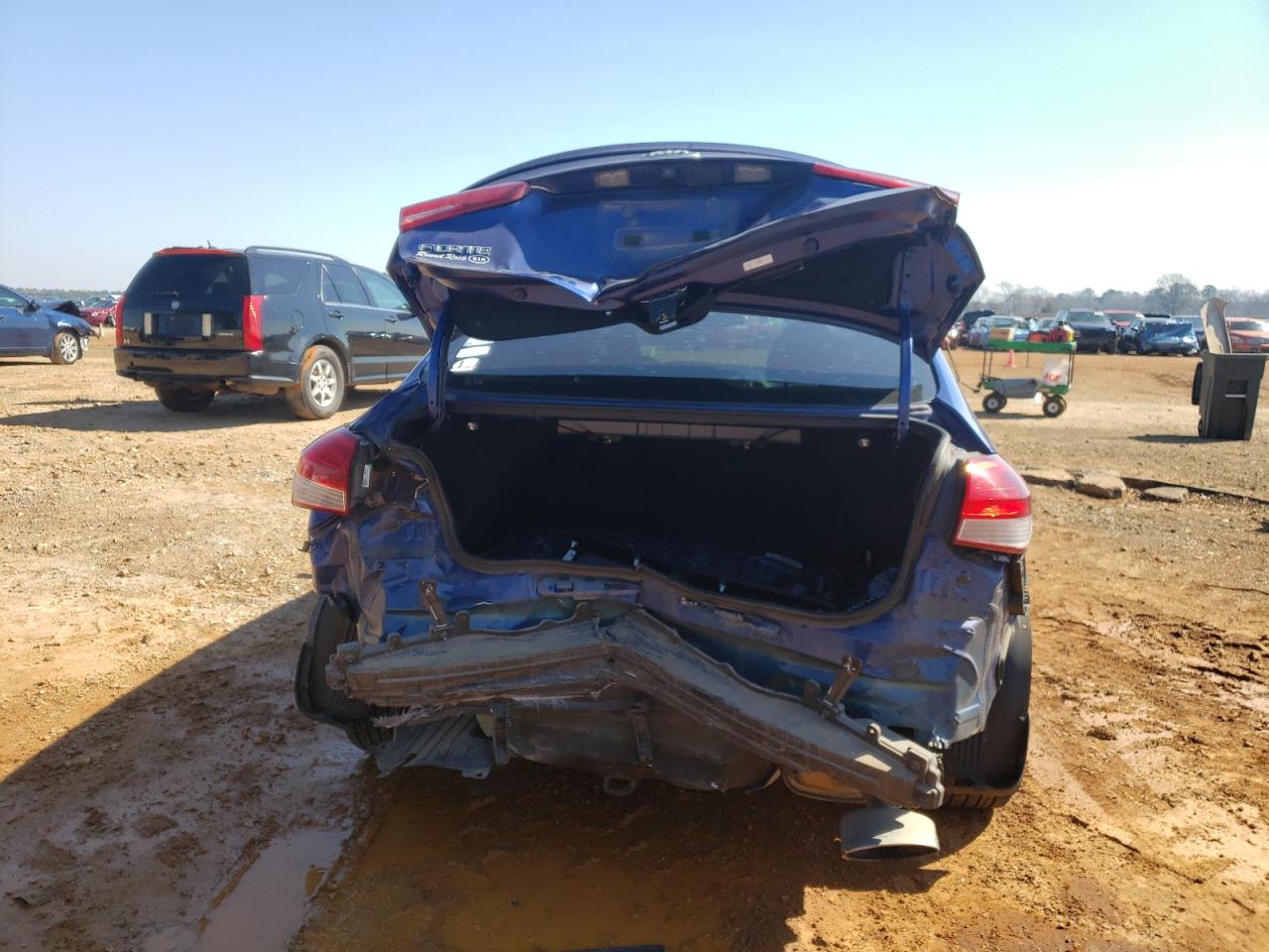 Foto 9 de la subasta – 2017 KIA FORTE LX con VIN 3KPFL4A74HE119094