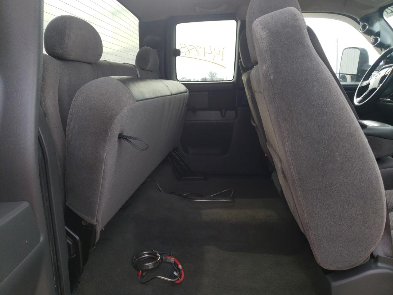 Photo 6 from auction – 2006 CHEVROLET SILVERADO with VIN 1GCHK29D96E226550
