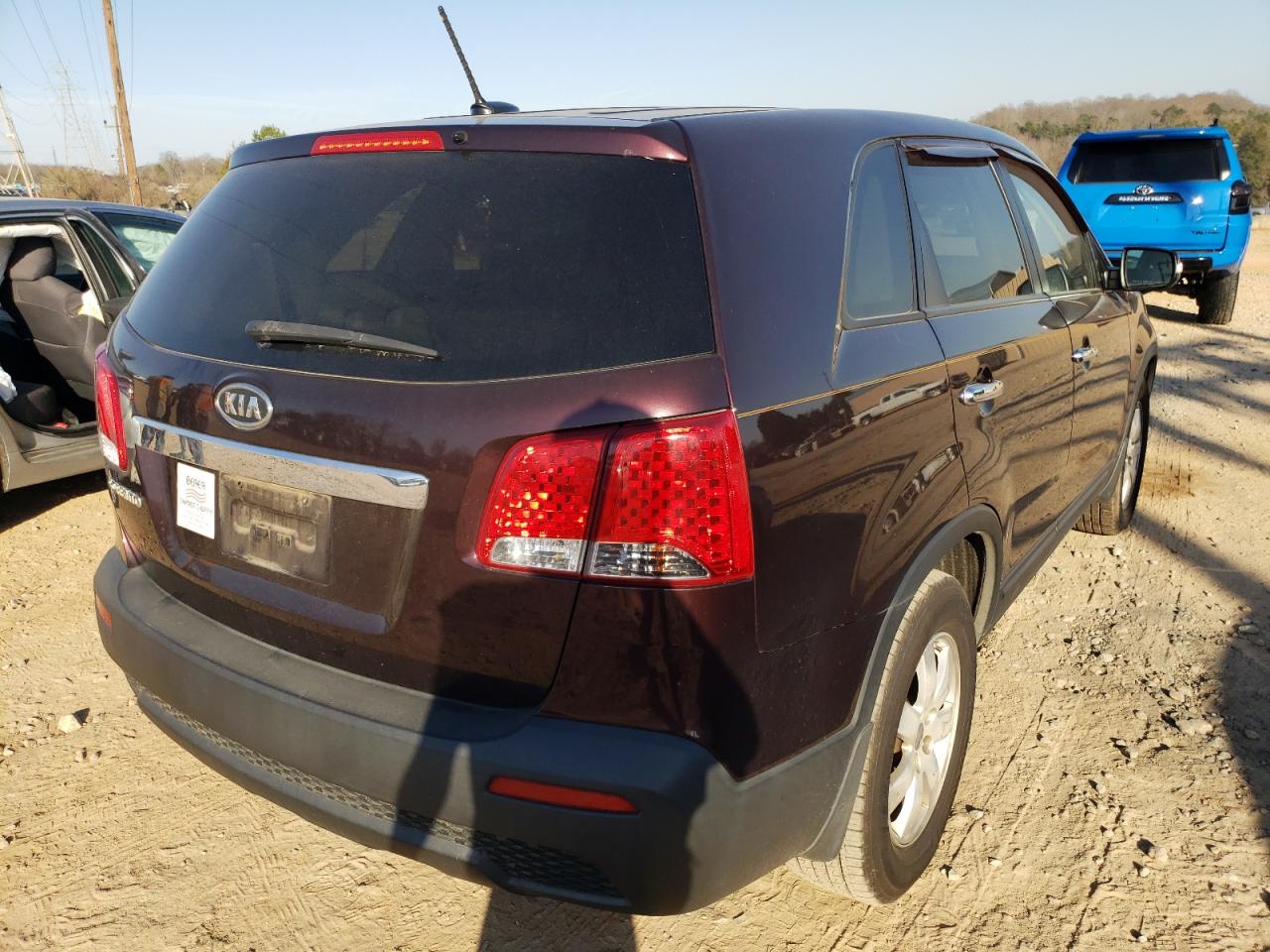 Photo 4 from auction – 2012 KIA SORENTO BA with VIN 5XYKT4A12CG236503