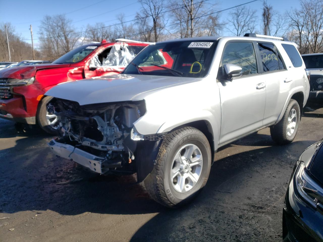 Photo 2 from auction – 2021 TOYOTA 4RUNNER SR with VIN JTEFU5JRXM5250164