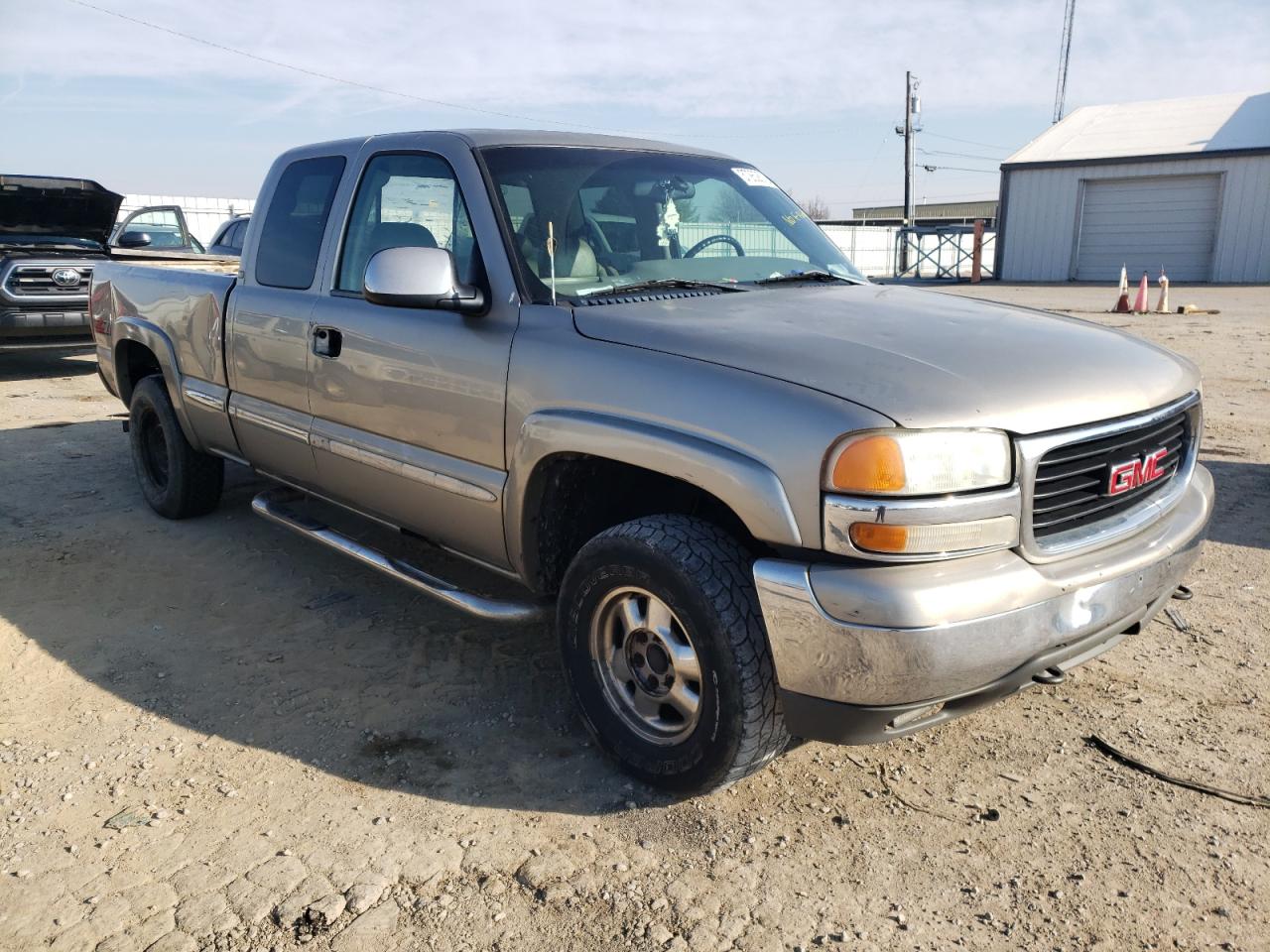 GMC NEW SIERRA 2000 with VIN 1GTEK19T9YZ243638 - Photo from auction