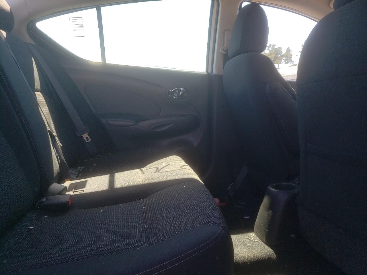 Photo 6 from auction – 2015 NISSAN VERSA S with VIN 3N1CN7AP3FL953304