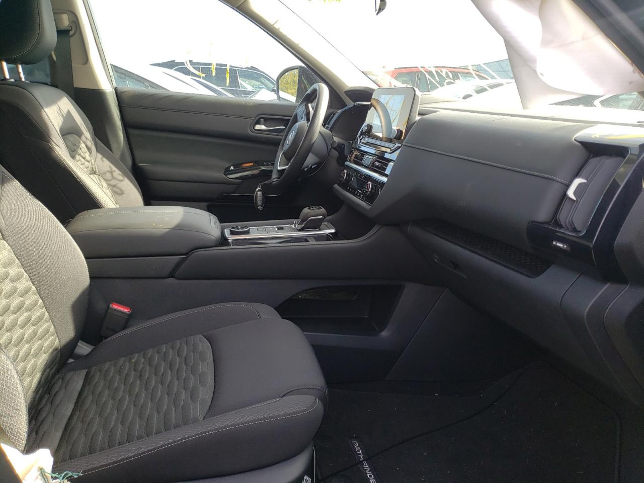 Photo 5 from auction – 2022 NISSAN PATHFINDER with VIN 5N1DR3AC6NC218415
